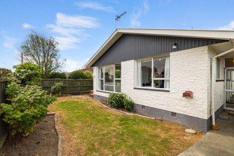 Photo of property in 1/180a Grimseys Road, Redwood, Christchurch, 8051