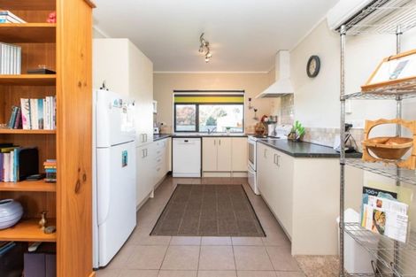 Photo of property in 33 Kyle Road, Waipukurau, 4281
