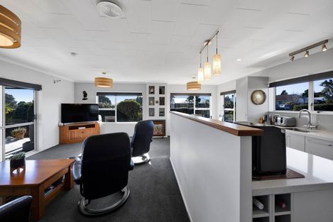 Photo of property in 34 Branch Road, Highlands Park, New Plymouth, 4312