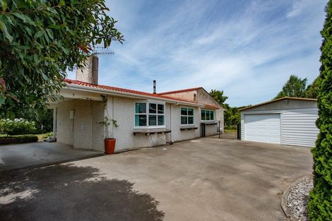 Photo of property in 20 Deakin Place, Clive, 4102