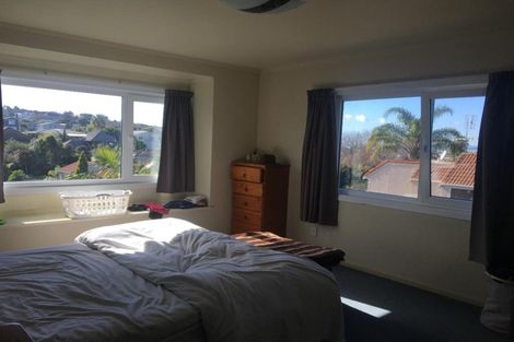 Photo of property in 2/10a Penning Road, Castor Bay, Auckland, 0620