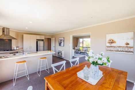 Photo of property in 4 Nevada Way, Kelvin Grove, Palmerston North, 4414