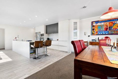 Photo of property in 15 Waiwera Place, Waiwera, Orewa, 0994