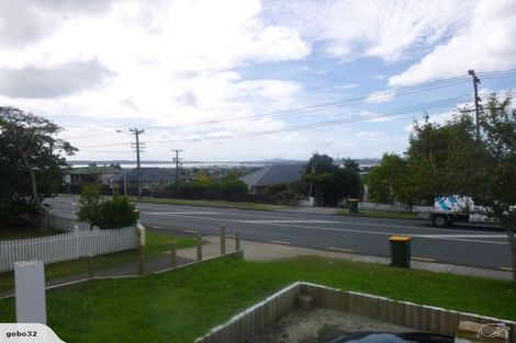 Photo of property in 32 Te Atatu Road, Te Atatu South, Auckland, 0610