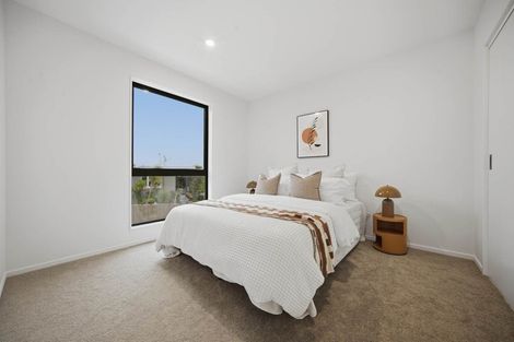 Photo of property in 10b Neptune Avenue, Beach Haven, Auckland, 0626