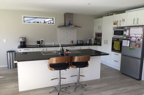Photo of property in 17 Kahika Grove, Huapai, Kumeu, 0810
