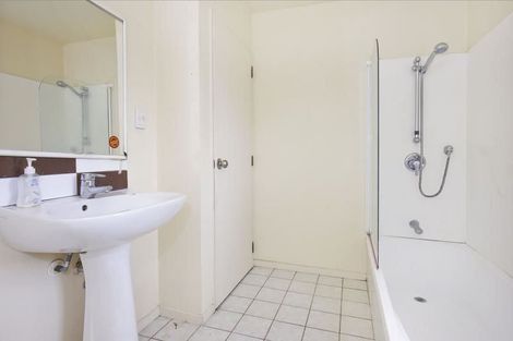 Photo of property in Emery Gardens, 5/4 Ambrico Place, New Lynn, Auckland, 0600