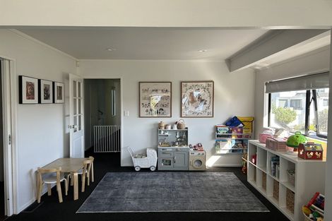 Photo of property in 8 Countess Close, Maupuia, Wellington, 6022