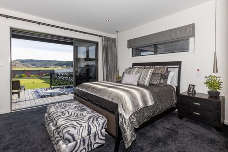 Photo of property in 33 Pohutukawa Drive, Eskdale, Napier, 4182
