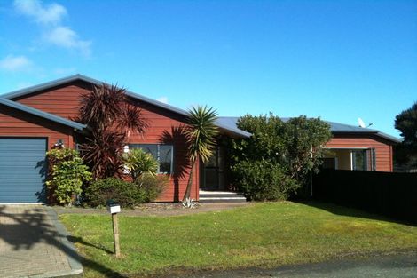Photo of property in 8 Unity Road, Waitakere, Henderson, 0781