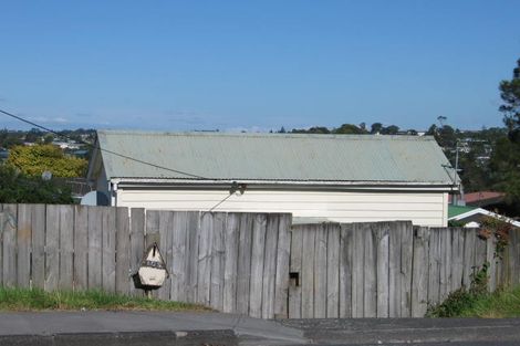 Photo of property in 105 Hepburn Road, Glendene, Auckland, 0602