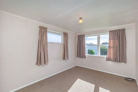 Photo of property in 39 Karaka Crescent, Levin, 5510