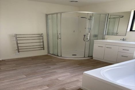 Photo of property in 2/25 Sapphire Place, Bayview, Auckland, 0629