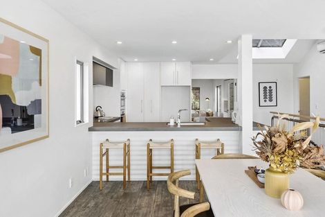 Photo of property in 38 Takahe Road, Titirangi, Auckland, 0604