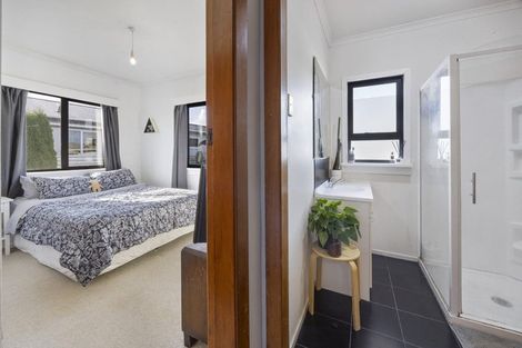 Photo of property in 112 Glover Road, Hawera, 4610