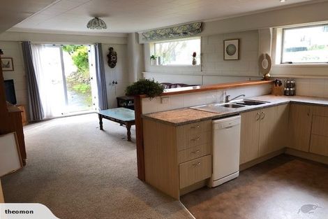 Photo of property in 125 Chamberlain Road, Massey, Auckland, 0614