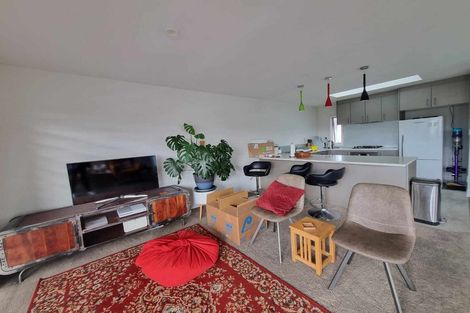 Photo of property in 6b Binsted Road, New Lynn, Auckland, 0600