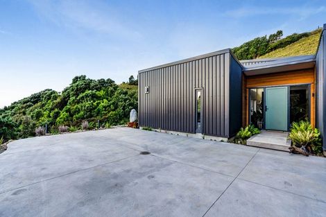 Photo of property in Tapuae, 21 Washer Road, Omata, New Plymouth, 4374