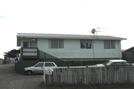 Photo of property in 12 Karyn Street, Castlecliff, Whanganui, 4501