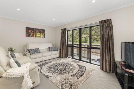 Photo of property in Te Kakariki Apartments, 6/6 Wellington Road, Paekakariki, 5034