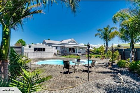 Photo of property in 24 Neeve Road, Taradale, Napier, 4112