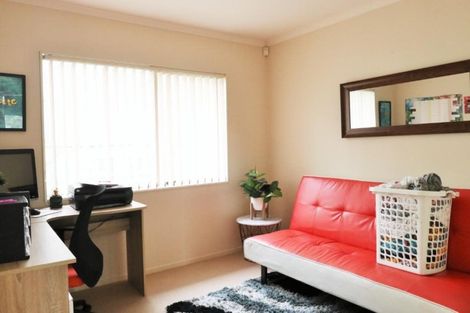 Photo of property in 18a Philson Terrace, Browns Bay, Auckland, 0630