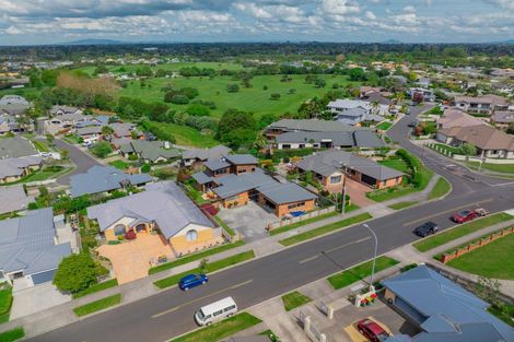 Photo of property in 76 Rototuna Road, Rototuna, Hamilton, 3210