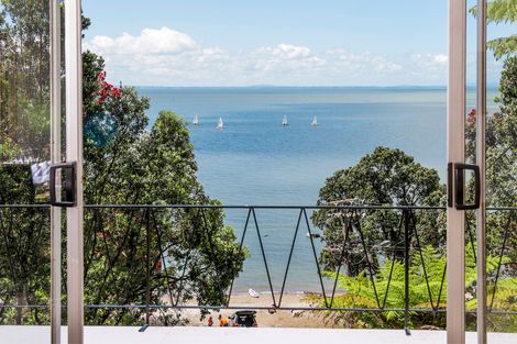 Photo of property in 124 Otitori Bay Road, Titirangi, Auckland, 0604