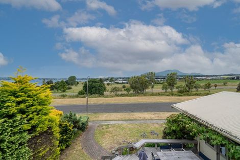 Photo of property in 22 Pokaka Crescent, Wharewaka, Taupo, 3330