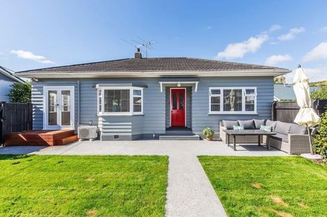 Photo of property in 62 Oxford Street, Tawa, Wellington, 5028