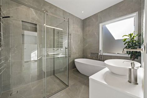 Photo of property in 100 Campbell Road, One Tree Hill, Auckland, 1061