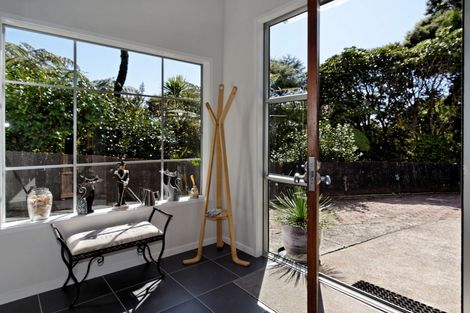 Photo of property in 191 Shaw Road, Oratia, Auckland, 0604