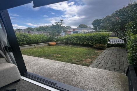 Photo of property in 2b Rosalind Road, Glenfield, Auckland, 0629