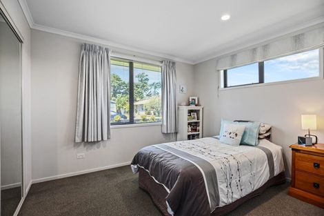 Photo of property in 17 Waratah Street, Avondale, Christchurch, 8061