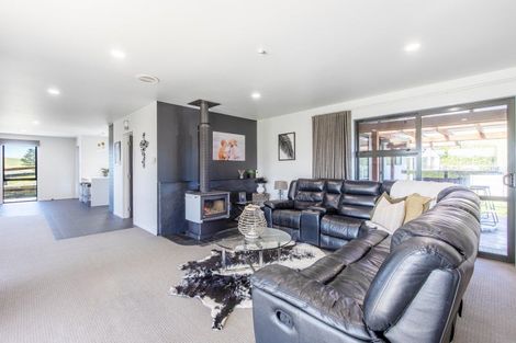 Photo of property in 14 Centre Road, Matamau, Dannevirke, 4977