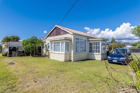 Photo of property in 23 Rauparaha Street, Waikanae Beach, Waikanae, 5036