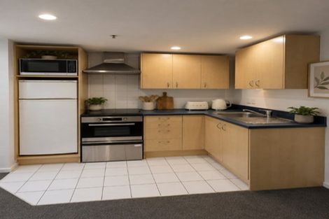 Photo of property in Terrace Heights Apartments, 5e/163 The Terrace, Wellington Central, Wellington, 6011