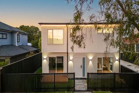 Photo of property in 17 Muir Avenue, Mangere Bridge, Auckland, 2022