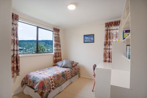 Photo of property in 30 Tawa Terrace, Tawa, Wellington, 5028