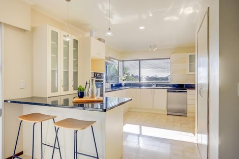 Photo of property in 21 Madill Road, St Andrews, Hamilton, 3200