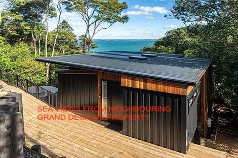 Photo of property in 16 Okoka Road, Omiha, Waiheke Island, 1081