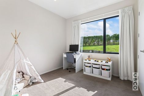 Photo of property in 5 Byron Drury Way, Riverhead, 0820