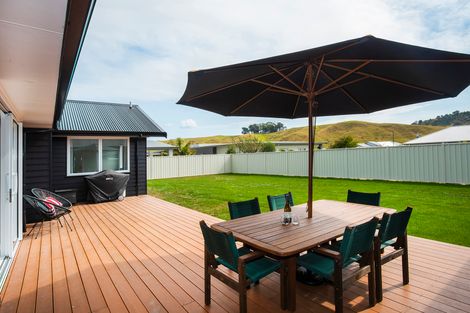 Photo of property in 53 Hamilton Drive, Wainui, Gisborne, 4010