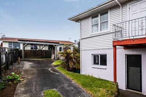 Photo of property in 16 Leon Place, Waitara, 4320