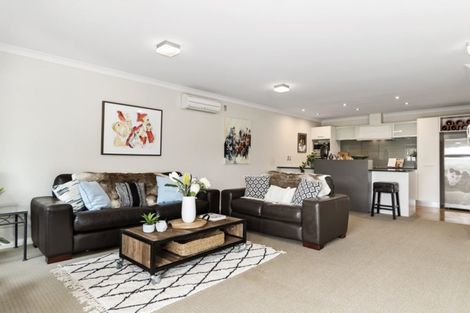 Photo of property in 7/235 Devonport Road, Tauranga, 3110