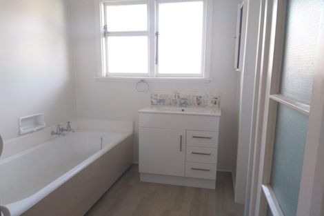 Photo of property in 16 Shearer Avenue, Papanui, Christchurch, 8052