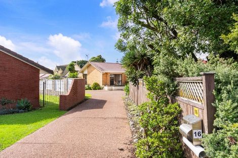 Photo of property in 16 Hayes Place, Half Moon Bay, Auckland, 2012