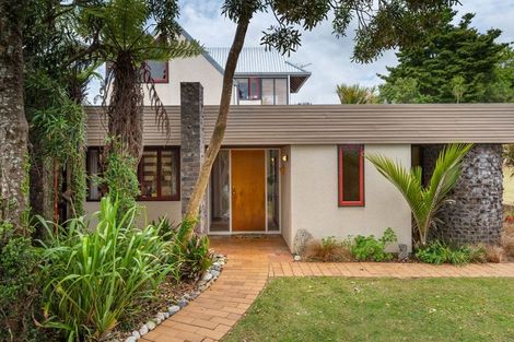 Photo of property in 4 Terrylyn Drive, Hillcrest, Auckland, 0627