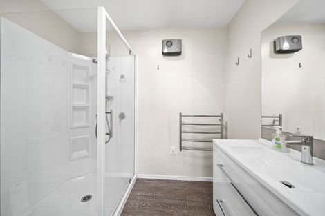 Photo of property in 15 Magnetic Place, Cromwell, 9310