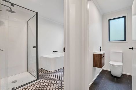 Photo of property in 71 Cyrus Street, Whalers Gate, New Plymouth, 4310